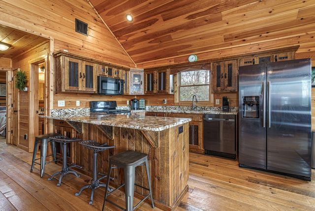 60 Silver Fox Circle, Murphy, NC 28906