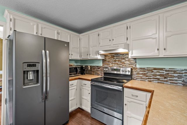 35 Robin Hollow Lane Lane, Westerly, RI 02891