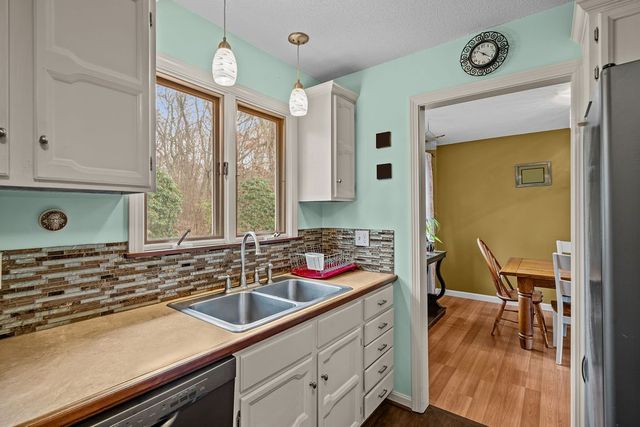 35 Robin Hollow Lane Lane, Westerly, RI 02891