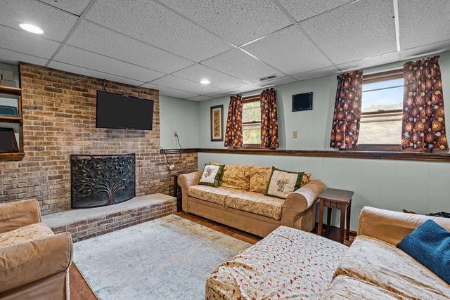 35 Robin Hollow Lane Lane, Westerly, RI 02891