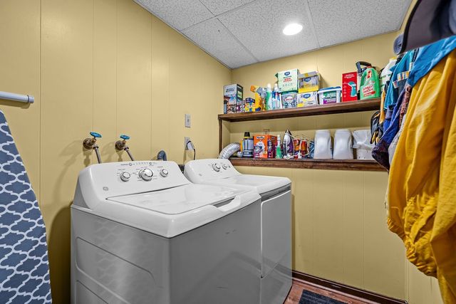 35 Robin Hollow Lane Lane, Westerly, RI 02891