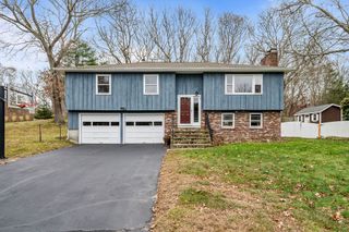35 Robin Hollow Lane Lane, Westerly, RI 02891