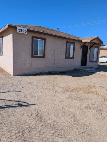 1390 Riverside Drive, Barstow, CA 92311