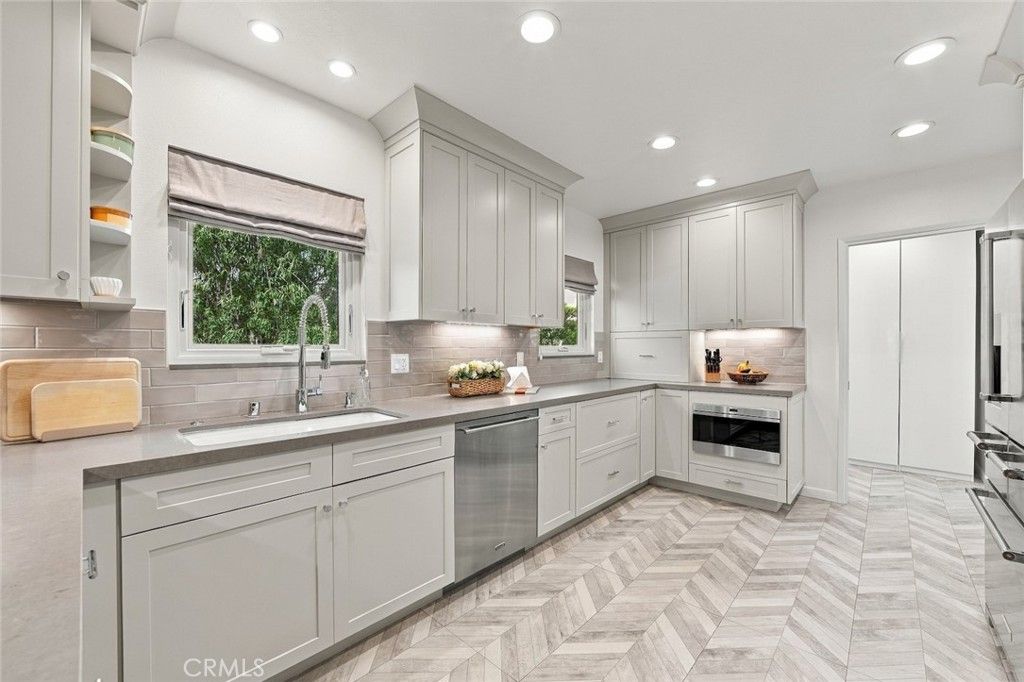 6321 W 79th Street, Los Angeles, CA 90045 — photo 4
