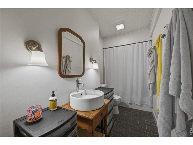 511 Green Mountain Dr, Livermore, CO 80536