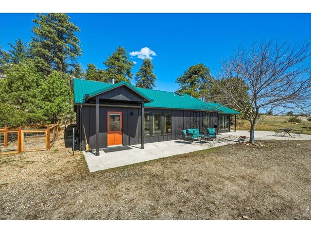 511 Green Mountain Dr, Livermore, CO 80536
