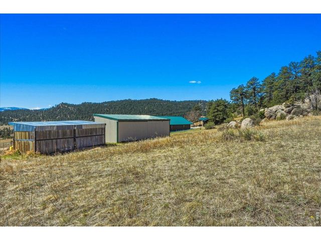 511 Green Mountain Dr, Livermore, CO 80536