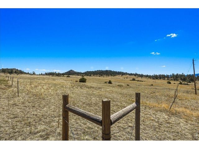 511 Green Mountain Dr, Livermore, CO 80536