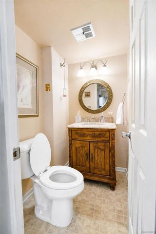 38001 Carolon Boulevard, Westland, MI 48185