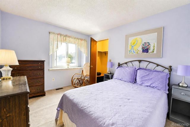 38001 Carolon Boulevard, Westland, MI 48185