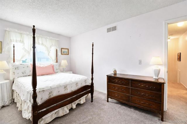 38001 Carolon Boulevard, Westland, MI 48185