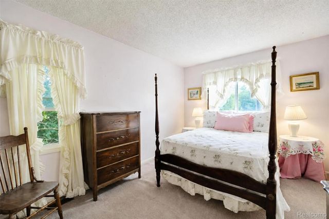 38001 Carolon Boulevard, Westland, MI 48185