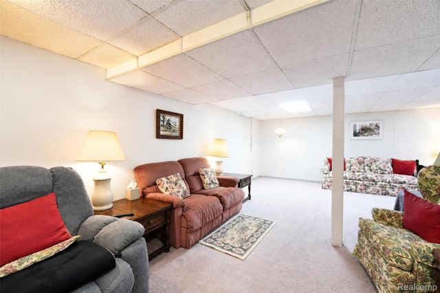 38001 Carolon Boulevard, Westland, MI 48185