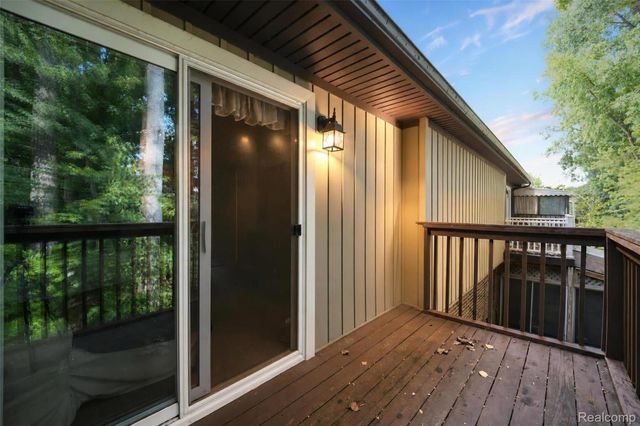 38001 Carolon Boulevard, Westland, MI 48185