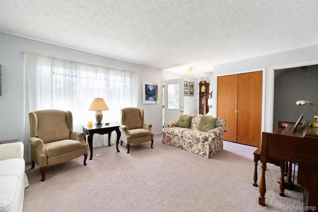 38001 Carolon Boulevard, Westland, MI 48185