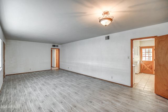 8235 E VIRGINIA Avenue, Scottsdale, AZ 85257