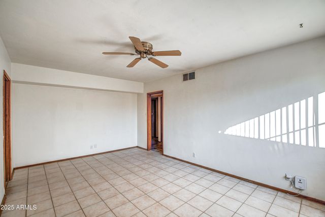 8235 E VIRGINIA Avenue, Scottsdale, AZ 85257