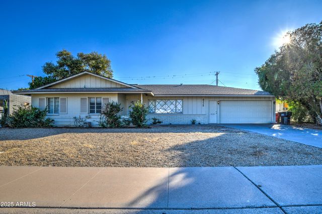 8235 E VIRGINIA Avenue, Scottsdale, AZ 85257