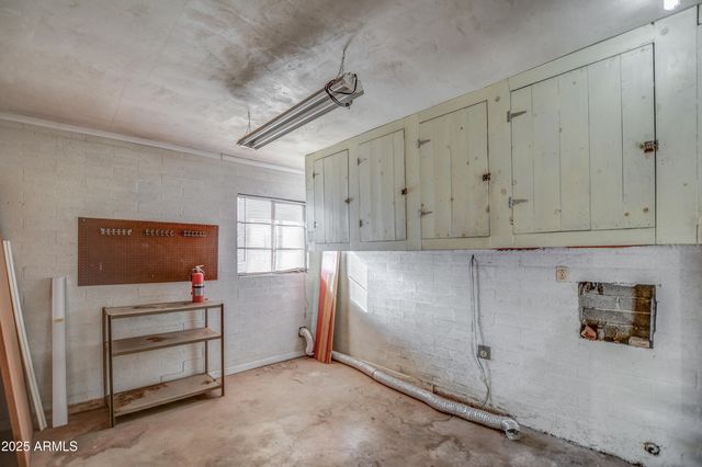 8235 E VIRGINIA Avenue, Scottsdale, AZ 85257