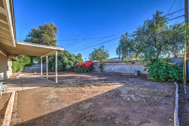 8235 E VIRGINIA Avenue, Scottsdale, AZ 85257