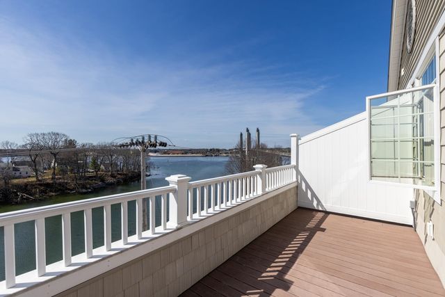 19 Bridge St Unit 6, Kittery, ME 03904
