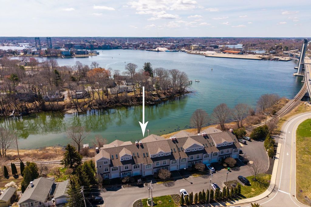 19 Bridge St Unit 6, Kittery, ME 03904