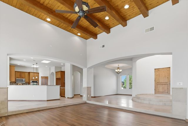 8008 Merissa Lane NE, Albuquerque, NM 87122