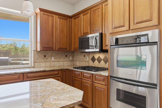 8008 Merissa Lane NE, Albuquerque, NM 87122