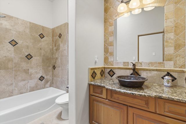 8008 Merissa Lane NE, Albuquerque, NM 87122