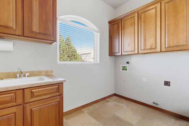8008 Merissa Lane NE, Albuquerque, NM 87122