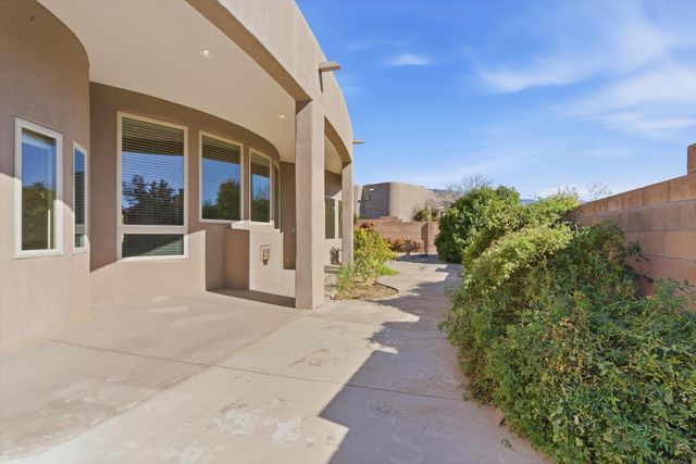 8008 Merissa Lane NE, Albuquerque, NM 87122