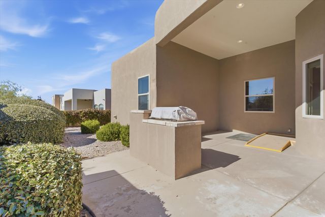 8008 Merissa Lane NE, Albuquerque, NM 87122