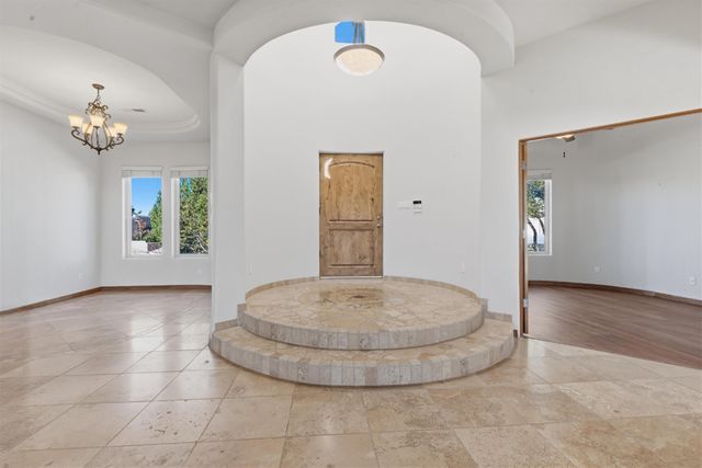 8008 Merissa Lane NE, Albuquerque, NM 87122