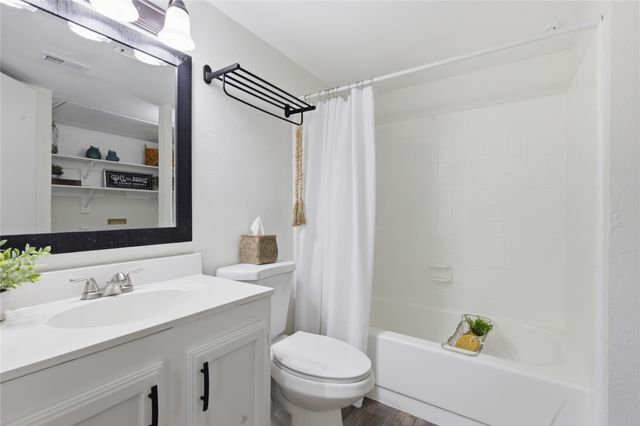 6958 Newberry Court W, Fort Worth, TX 76120