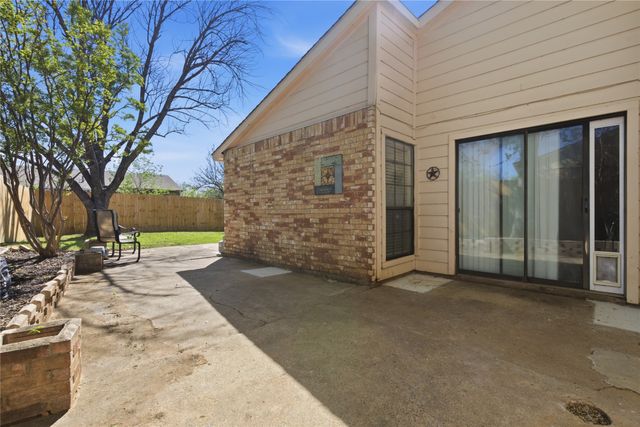 6958 Newberry Court W, Fort Worth, TX 76120