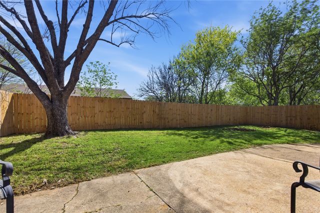 6958 Newberry Court W, Fort Worth, TX 76120