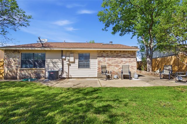 6958 Newberry Court W, Fort Worth, TX 76120