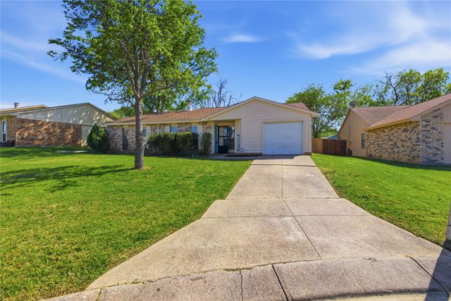 6958 Newberry Court W, Fort Worth, TX 76120