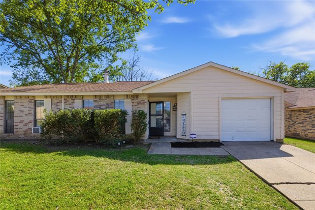 6958 Newberry Court W, Fort Worth, TX 76120