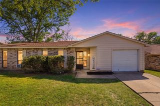 6958 Newberry Court W, Fort Worth, TX 76120