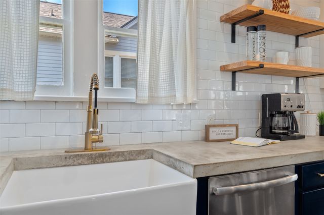 585 Unadilla Street, Shreveport, LA 71106