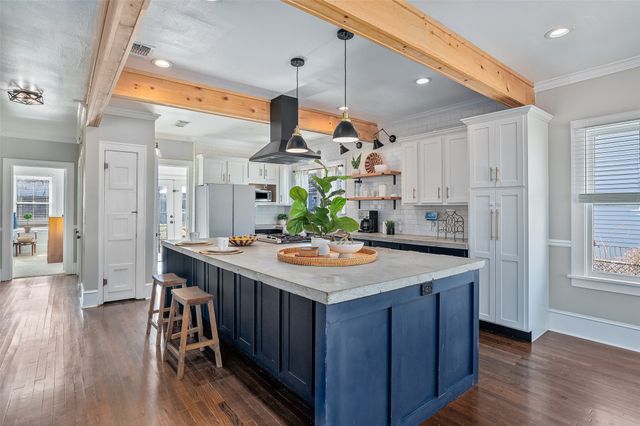 585 Unadilla Street, Shreveport, LA 71106