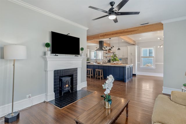 585 Unadilla Street, Shreveport, LA 71106