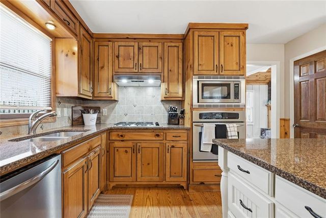 1761 Pharrs Road, Snellville, GA 30078