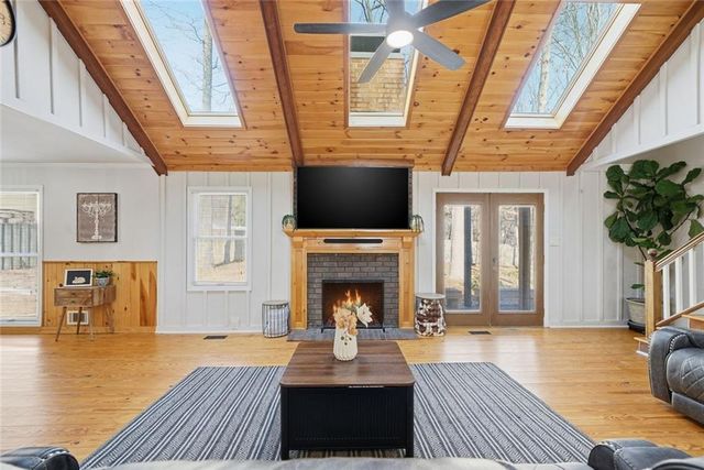 1761 Pharrs Road, Snellville, GA 30078