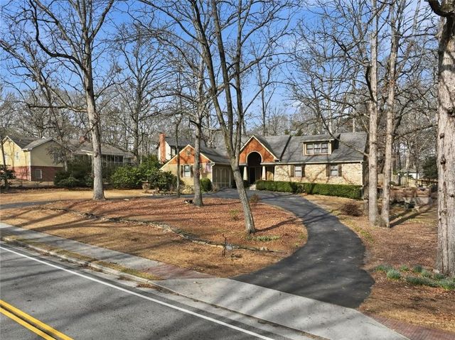 1761 Pharrs Road, Snellville, GA 30078