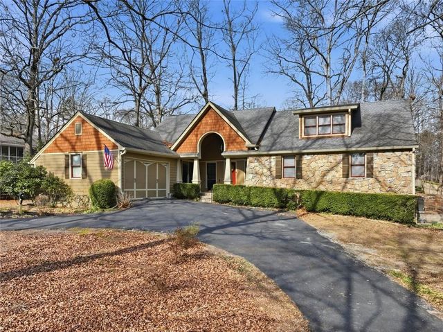 1761 Pharrs Road, Snellville, GA 30078