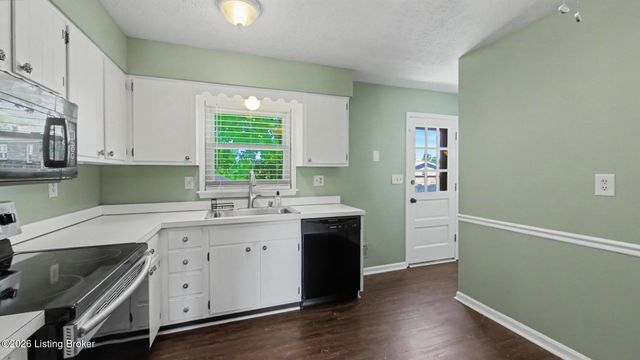3318 Hunsinger Ln, Louisville, KY 40220