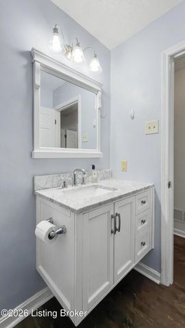 3318 Hunsinger Ln, Louisville, KY 40220