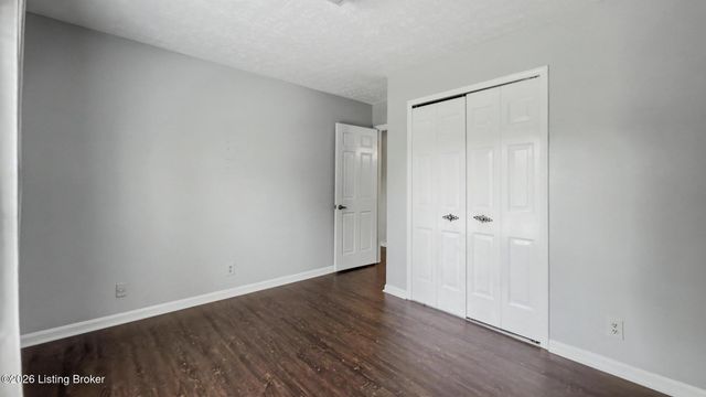 3318 Hunsinger Ln, Louisville, KY 40220